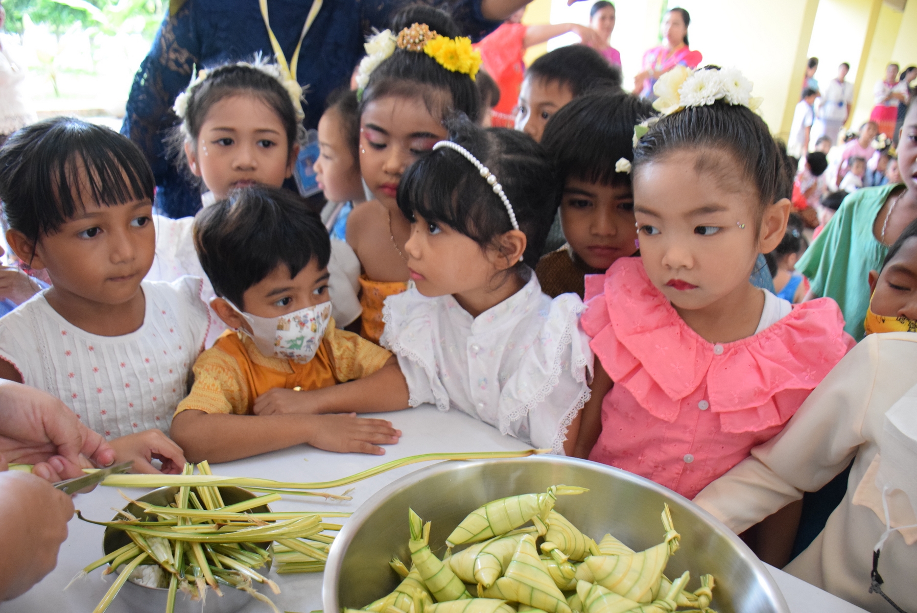 ประถมศึกษาปีที่ 1-6 กิจกรรมทำแทงต้ม (ขนมต้ม) และขนมเจาะหู